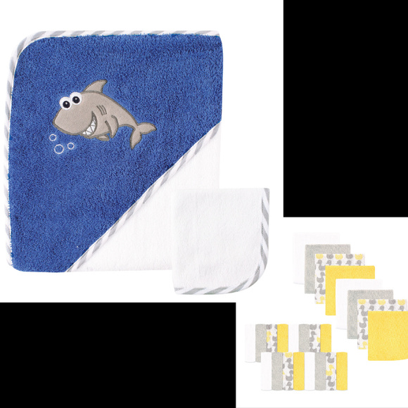Luvable Friends Other - 🎁Baby  30"x30" Hooded Bath Towel w/24 Washclothes